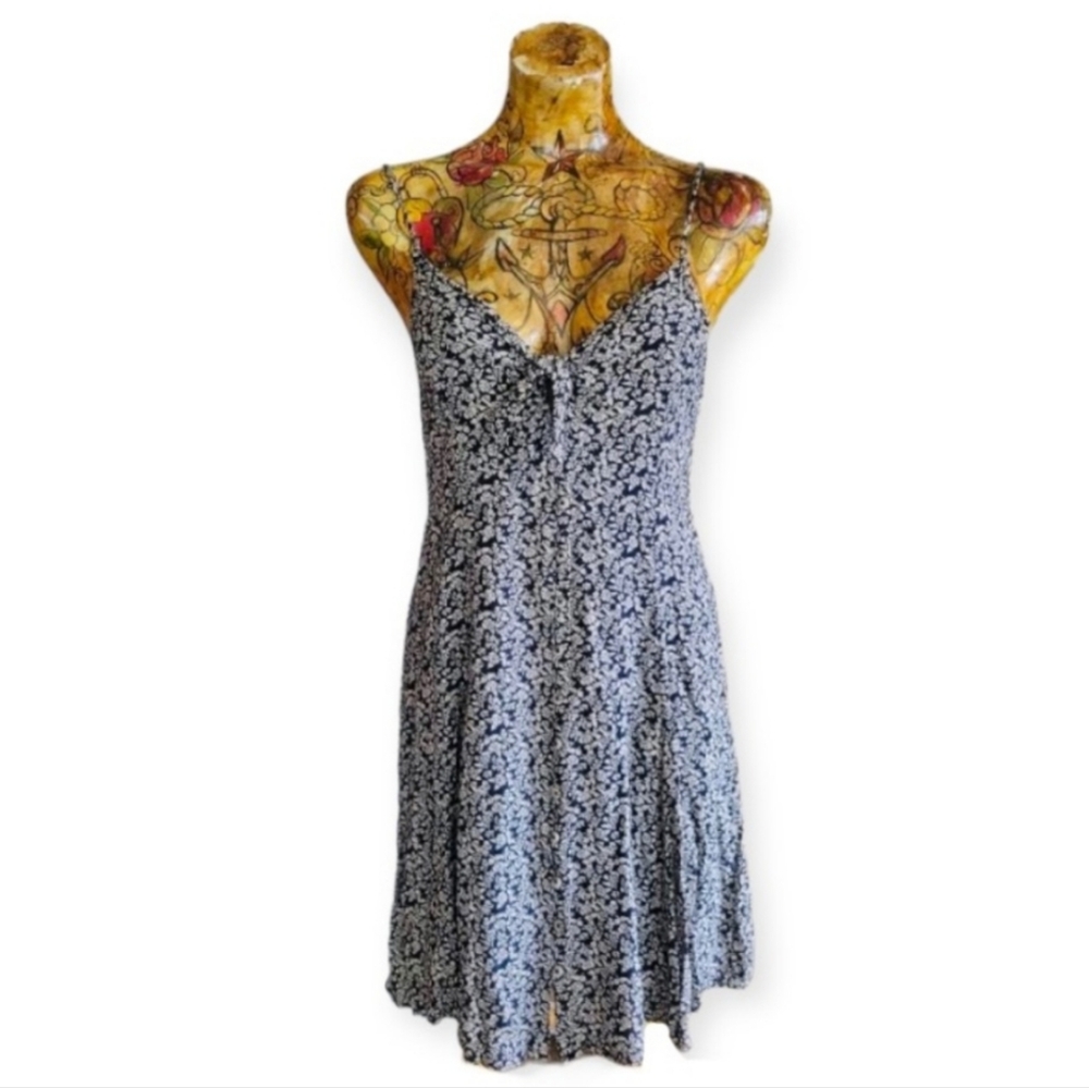 American Eagle Outfitters MEDIUM long button front spaghetti's strap dress